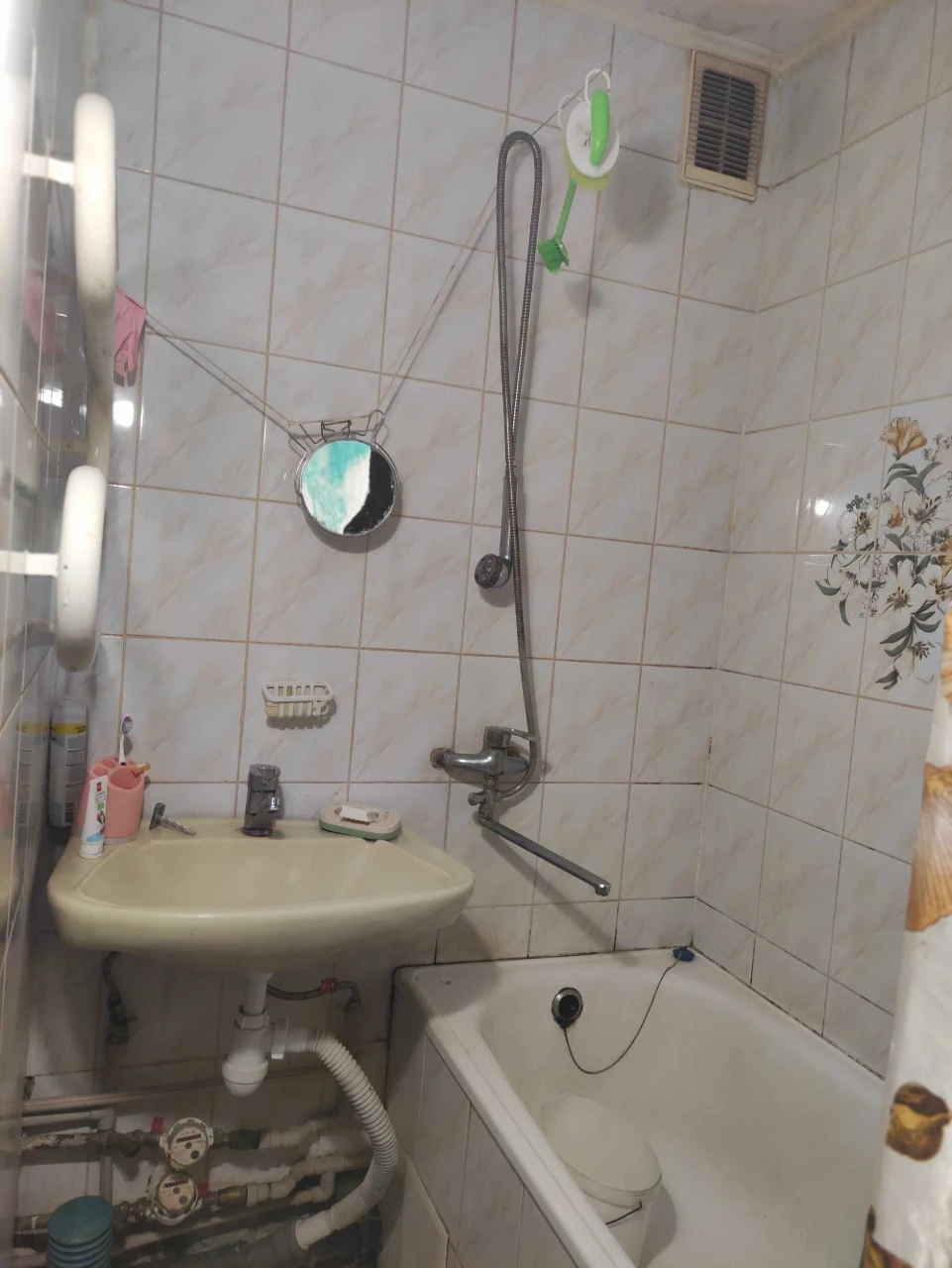 ПРОДАЮ 3-кім.Кв 63м2 Окремі Кімнати. 2балкони.Все поруч Рино