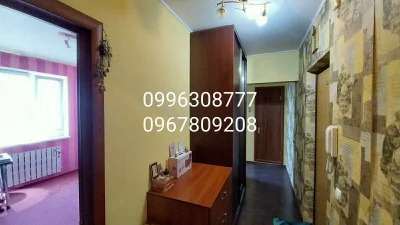 Selling a 2-room apartment with an improved layout near Metro.