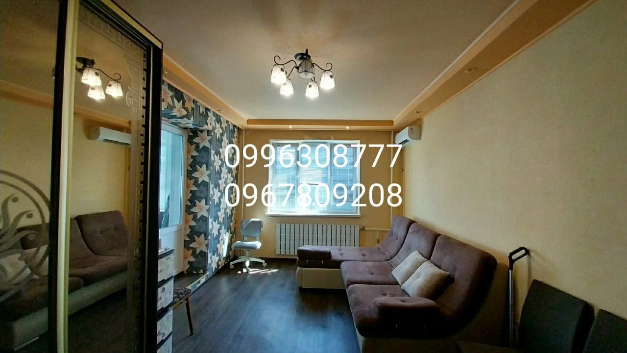 Selling a 2-room apartment with an improved layout near Metro.