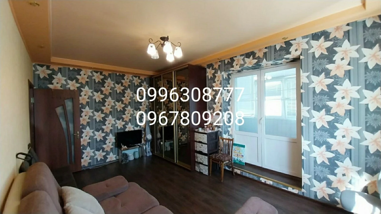 Selling a 2-room apartment with an improved layout near Metro.