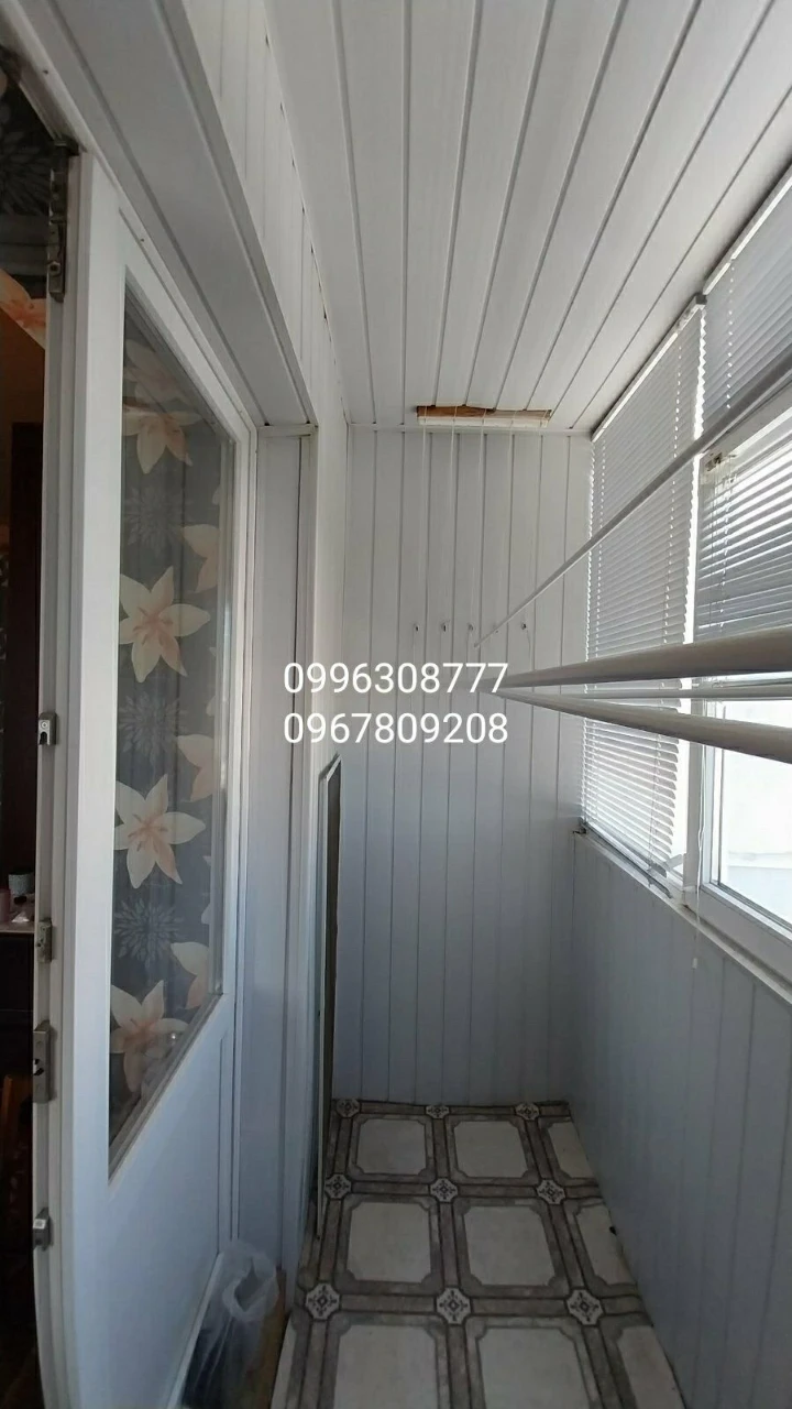Selling a 2-room apartment with an improved layout near Metro.