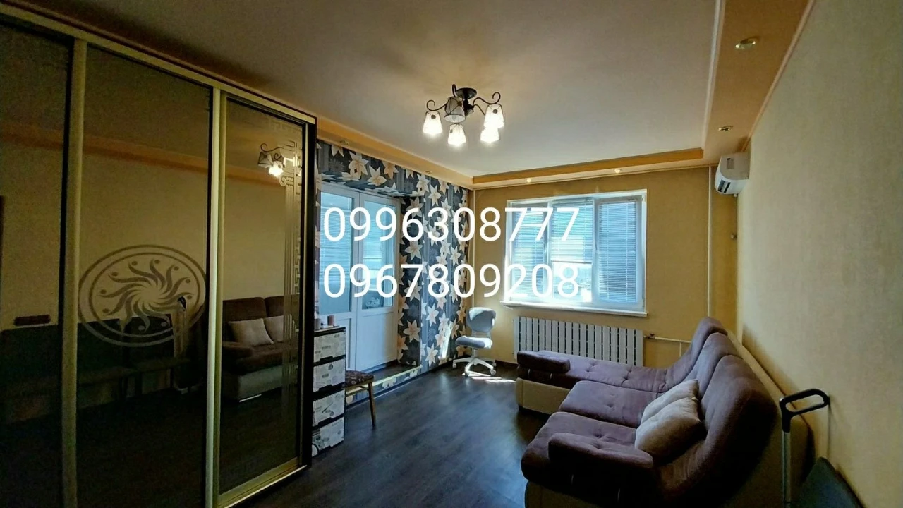 Selling a 2-room apartment with an improved layout near Metro.