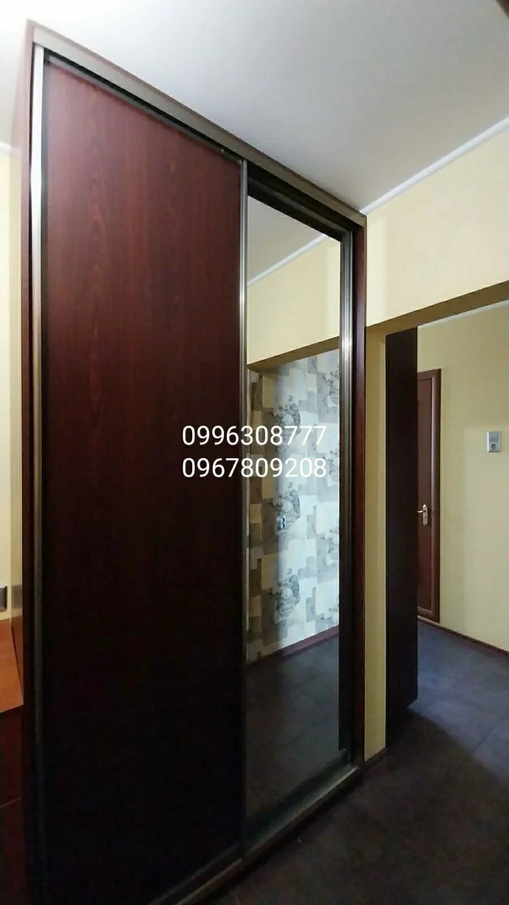 Selling a 2-room apartment with an improved layout near Metro.