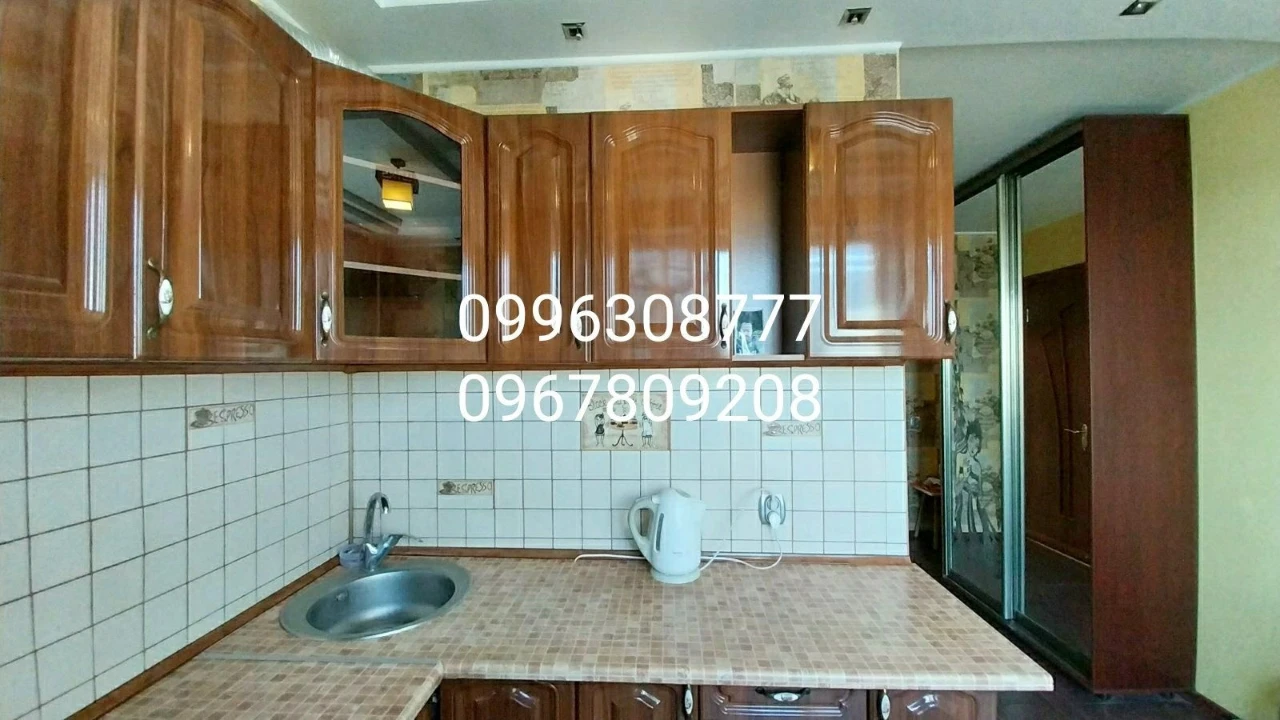 Selling a 2-room apartment with an improved layout near Metro.
