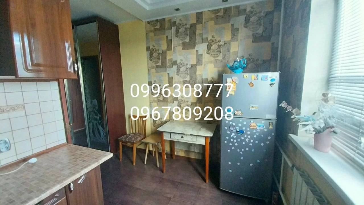 Selling a 2-room apartment with an improved layout near Metro.