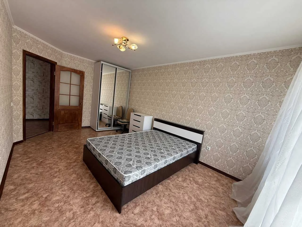 Продаж 2-кімнатної квартири пр. Лушпи