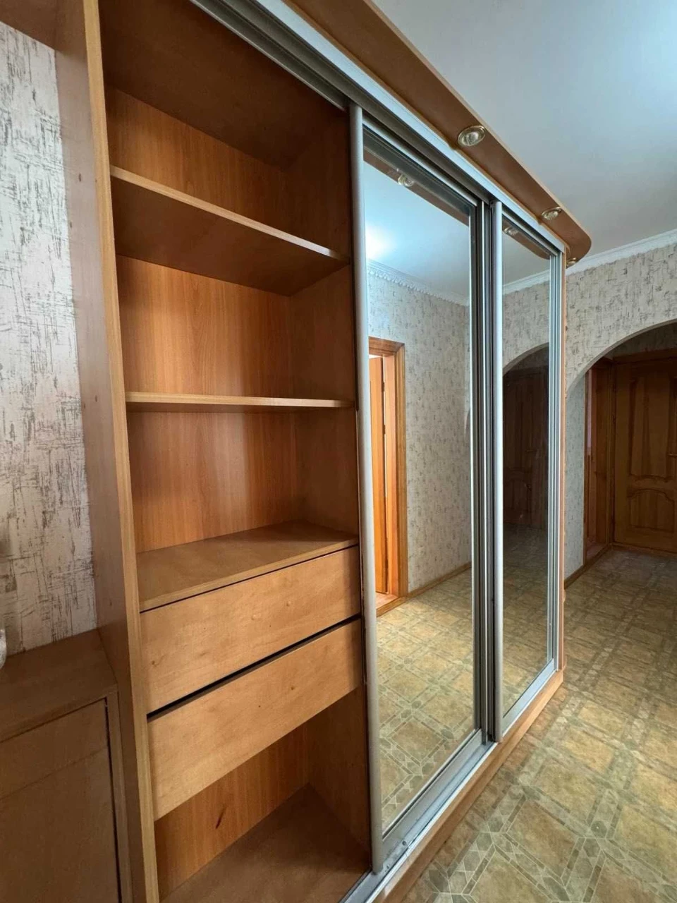 Продаж просторої 3-к квартири  р-н Автовокзал =)!