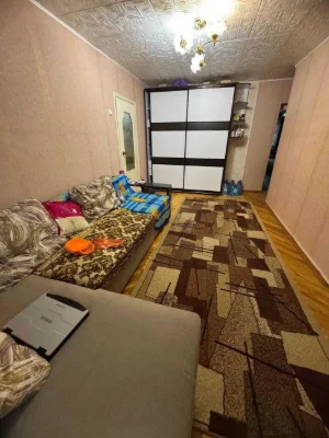 Продам 3-кімнатну квартиру на вул. 12 Квітня