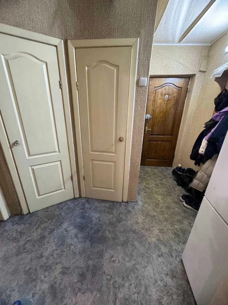Продам 3-кімнатну квартиру на вул. 12 Квітня