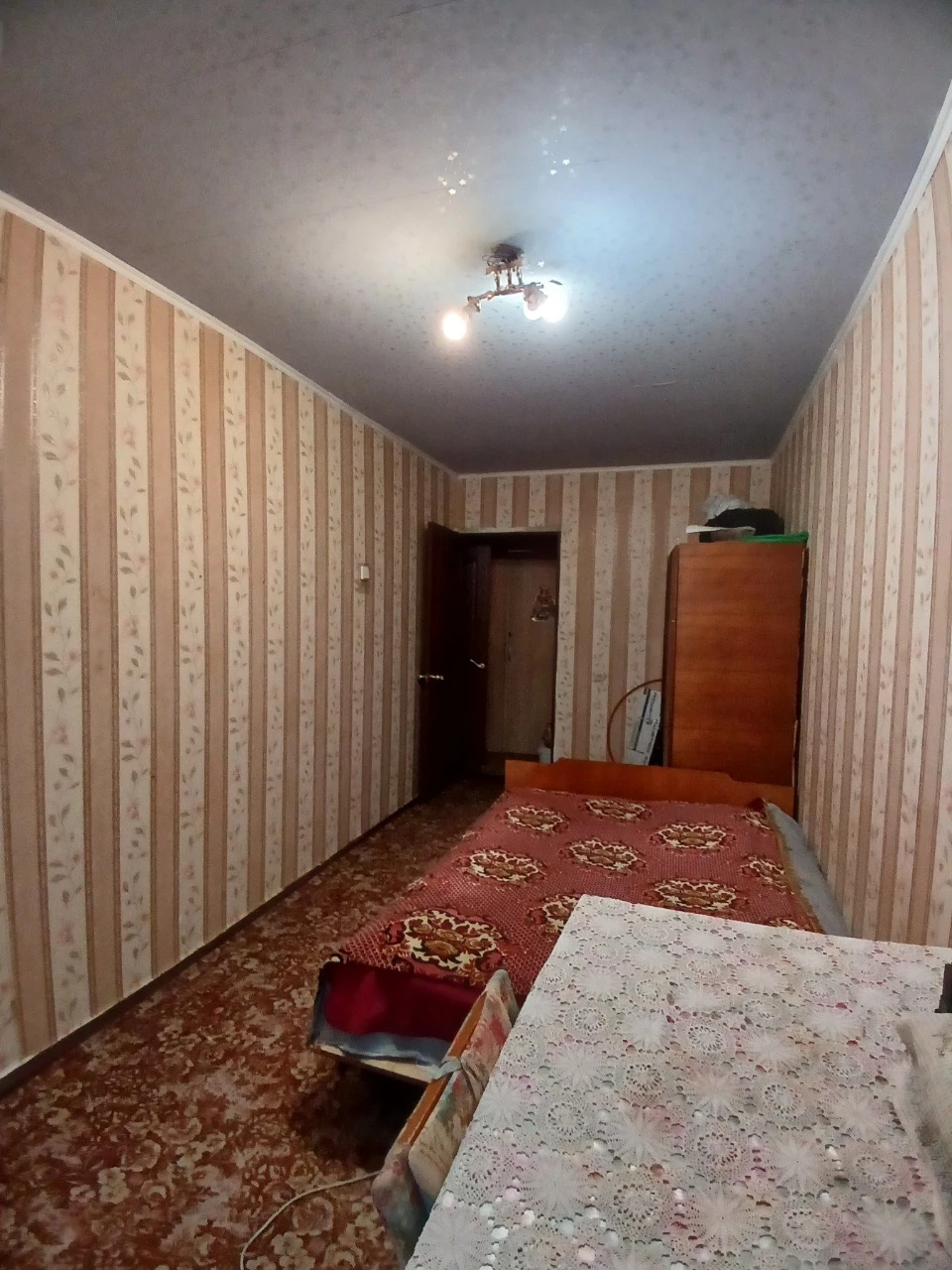 Оренда кімнати квартири Тичини Павла просп. 14а в Києві / W-