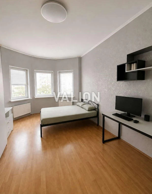 Продаж 2-к квартири Харківське шосе 19а