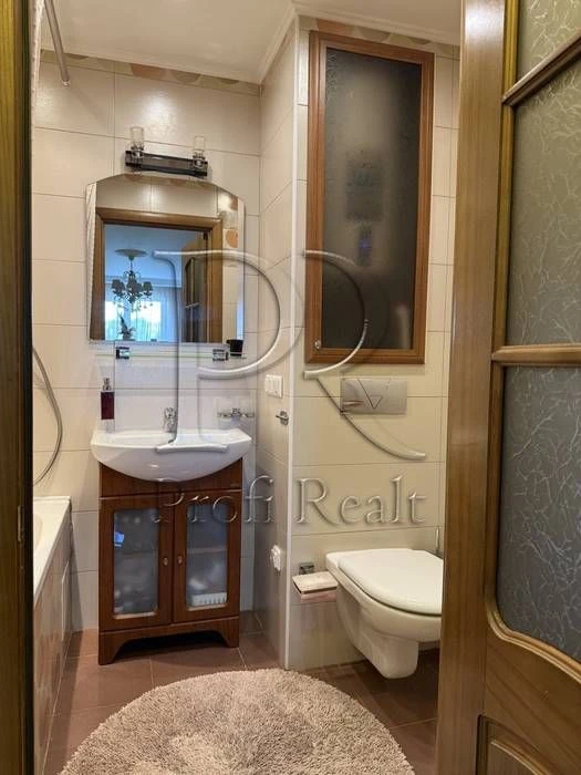 Продаж 3-кімнатної квартири з ремонтом на Вацлава Гавела, 38