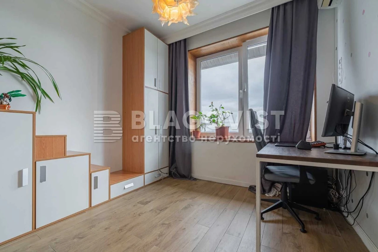 Продаж, 3-кімнатна, 137м2, квартира, З Ремонтом, Поділ, Глиб