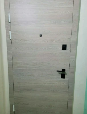 Продається 3 -квмнатна квартира з сучасним  ремонтом 5 хв. м