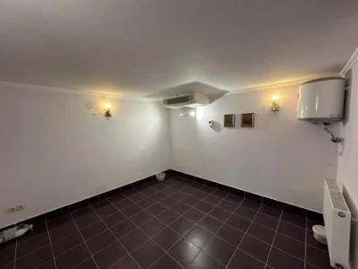 Red brick house for sale, basement, swimming pool, Sauvignon