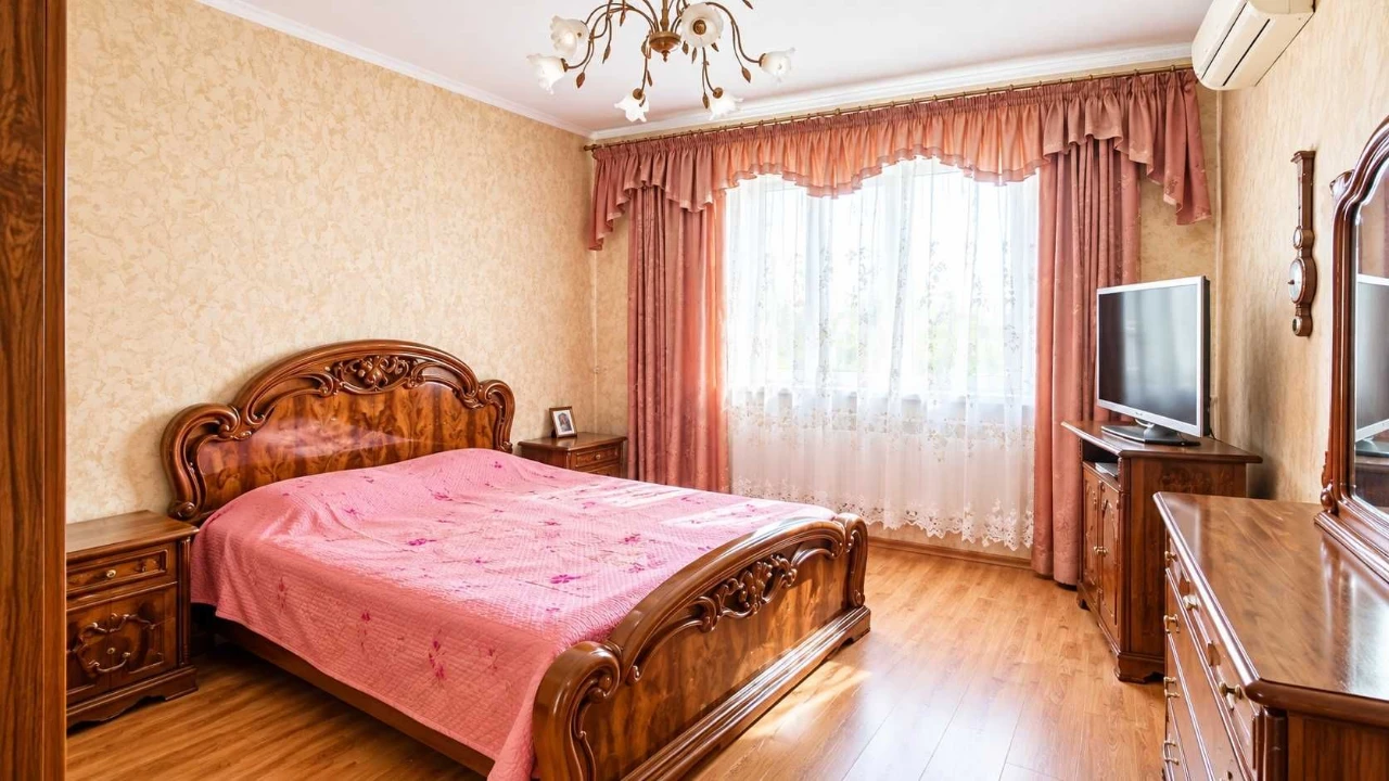 НС БЕЗ %  3 кімнатна Оболонь Мінський масив площа Шевченка А