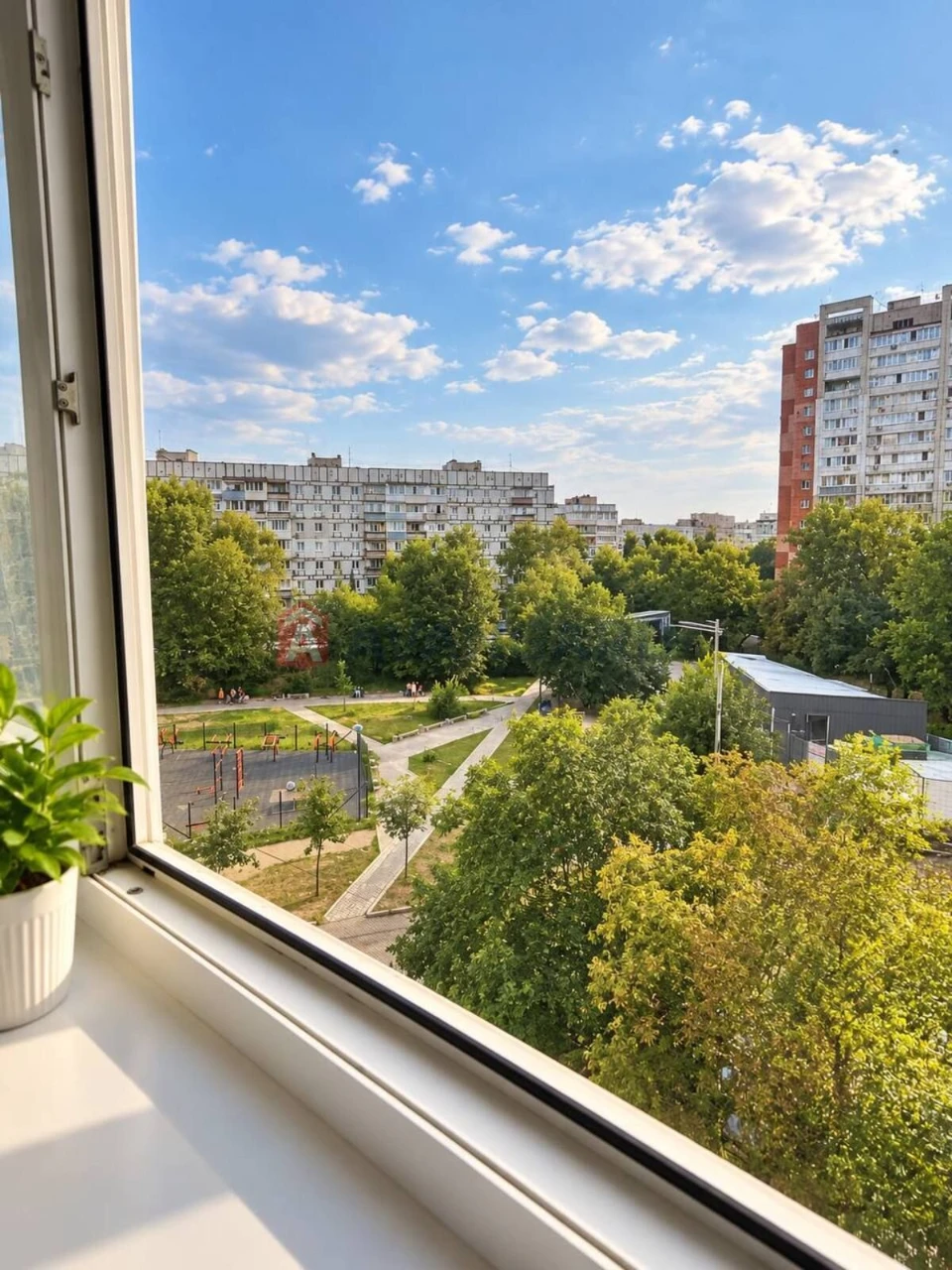 3-кімн квартира, 5 поверх, цегляний будинок Тополя 1