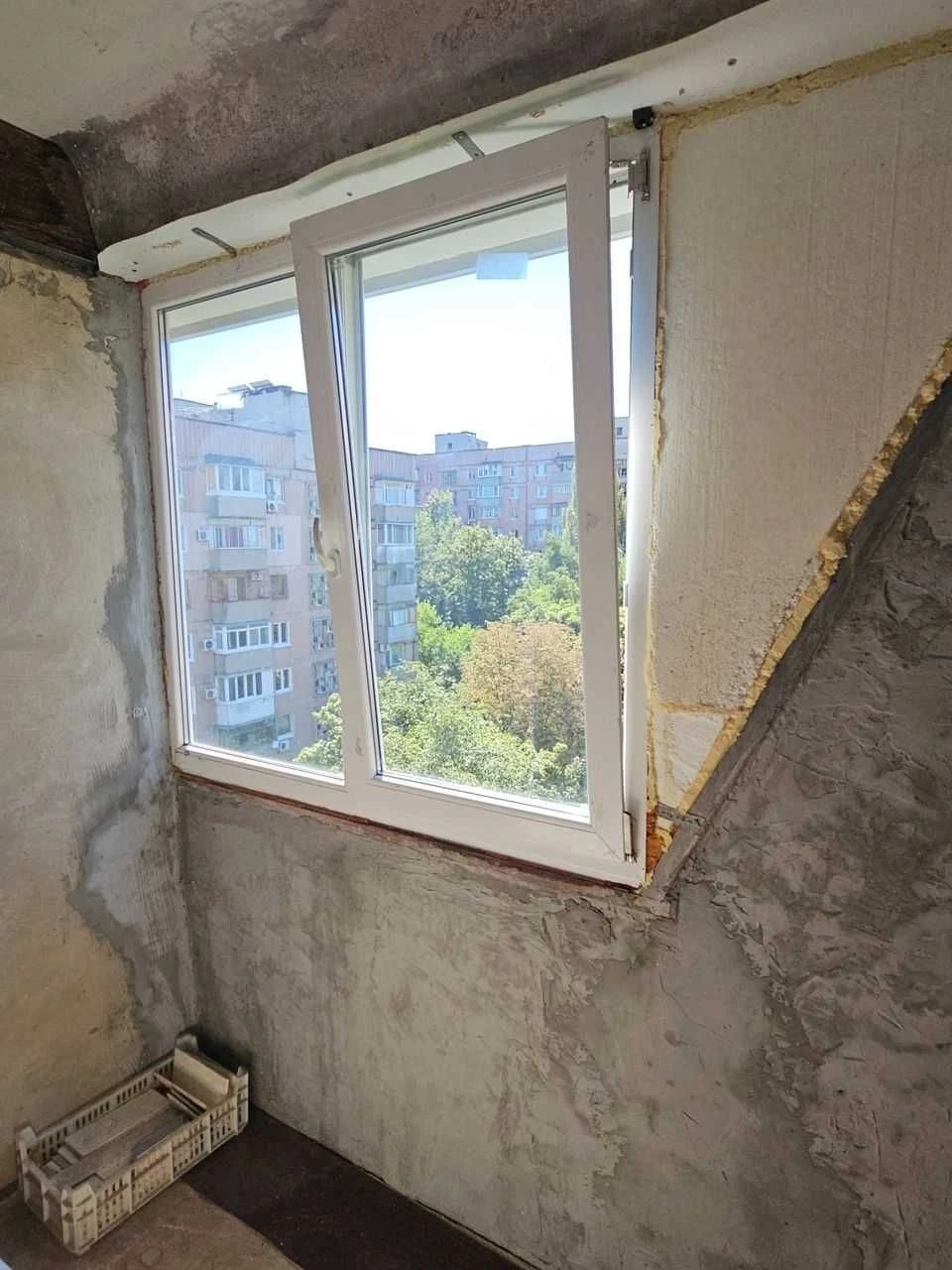 Продам 1 кімнатну квартиру Мініна, внизу пр. Поля (Кірова)