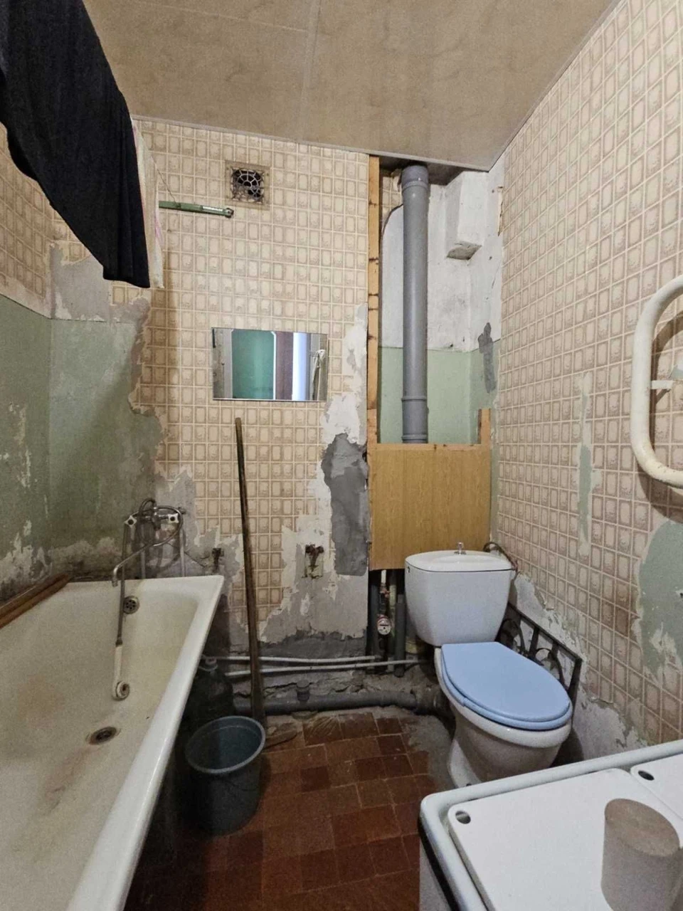 Продам 1 кімнатну квартиру Мініна, внизу пр. Поля (Кірова)