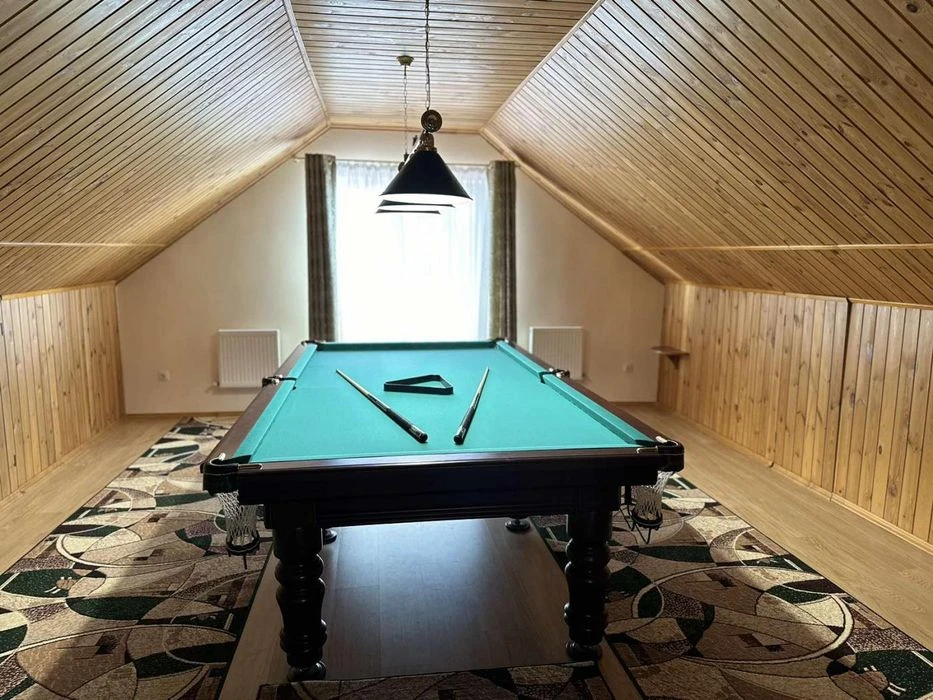Red brick house for sale, basement, swimming pool, Sauvignon