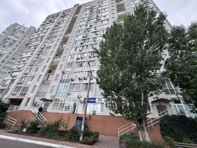 Просторная  квартира с высокими потолками в ЖК Тирас.