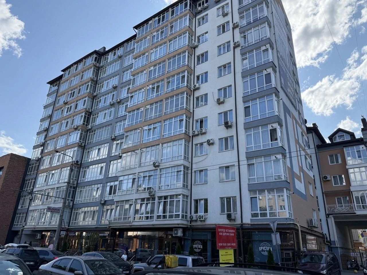 Продаю двухуровневую квартиру Мельника 10