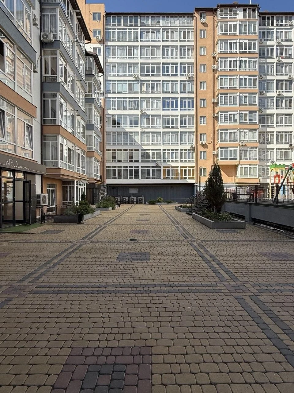 Продаю двухуровневую квартиру Мельника 10