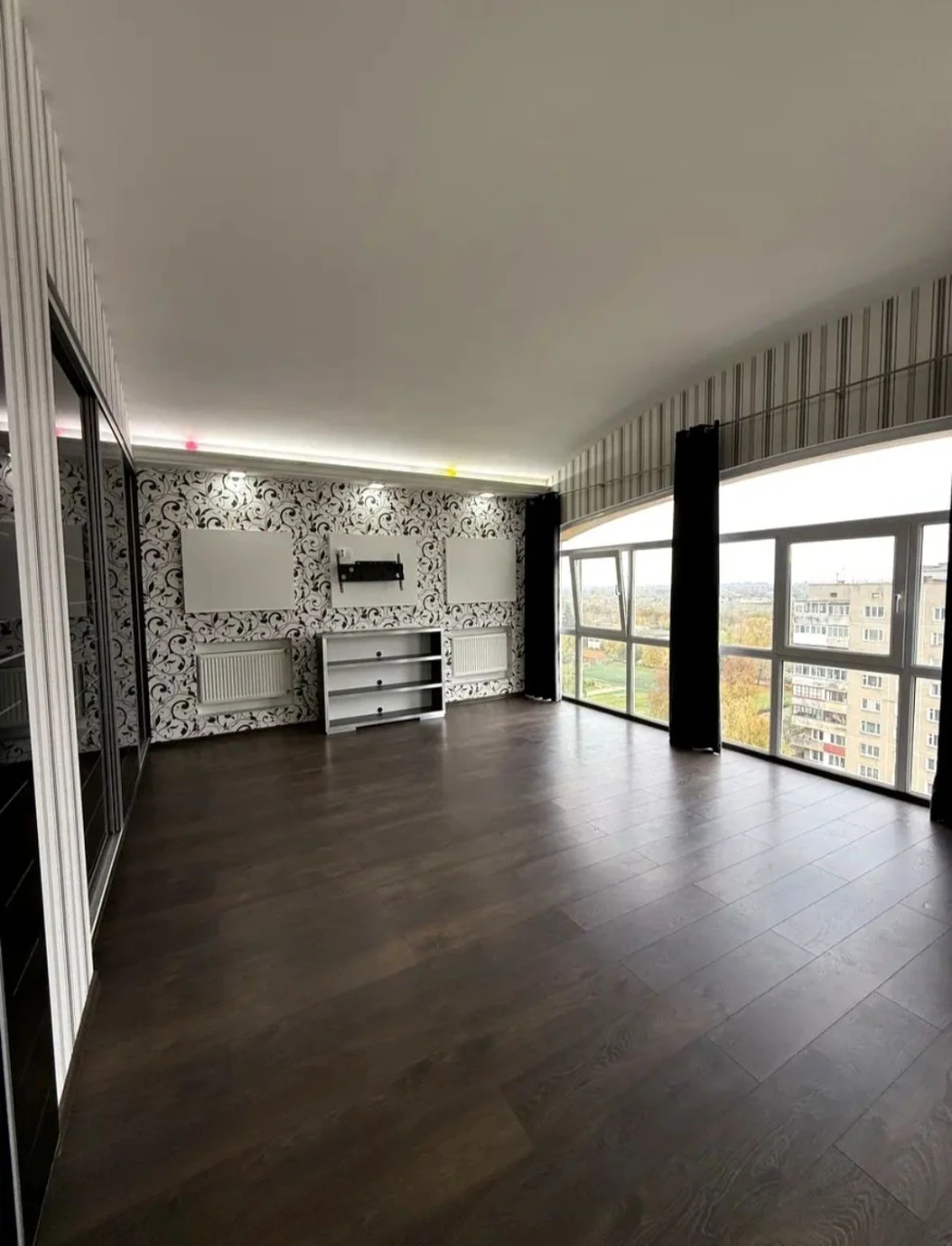 Продам 4кімнатну квартиру 175кв.м.Центр. Власник