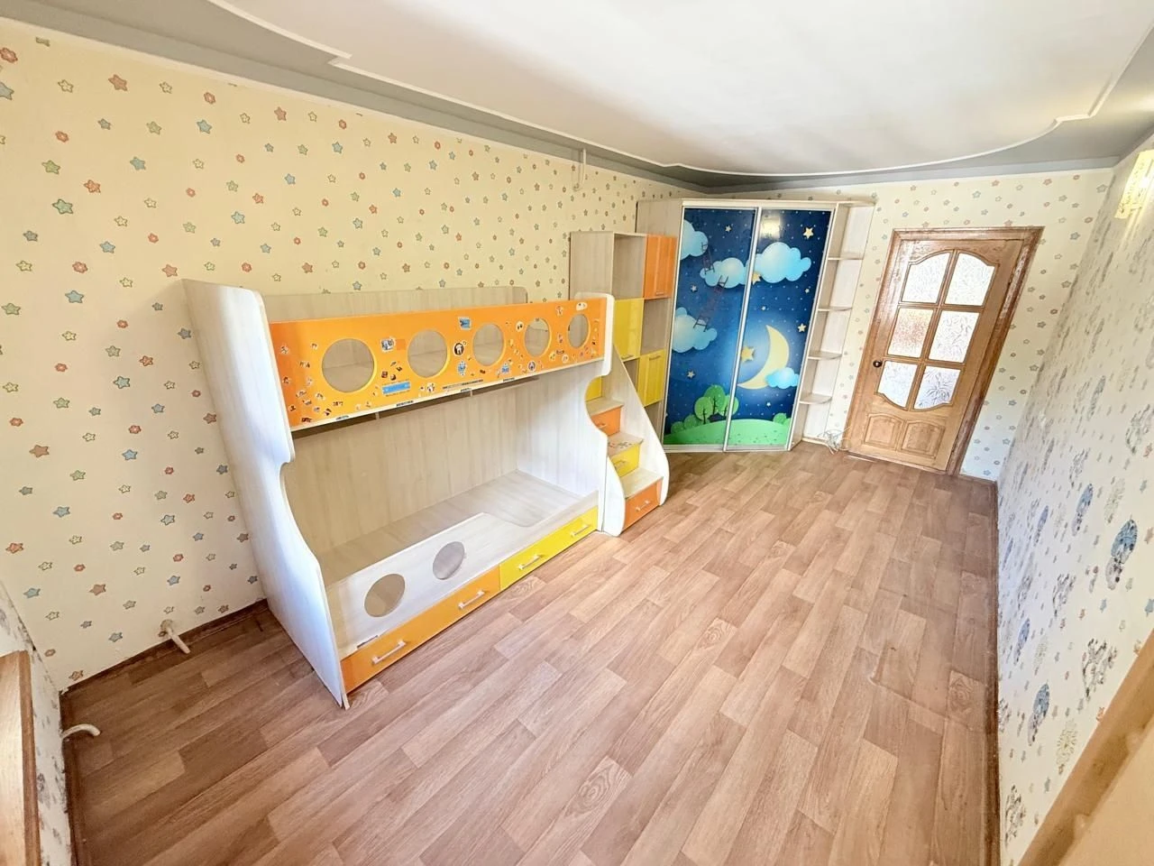 Продам отличную 4х комнатную квартиру в Ингульском районе.