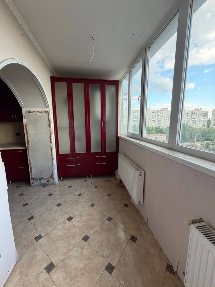 В продажу 4 к к - студія на вул. Садовій в Новобудові , 160