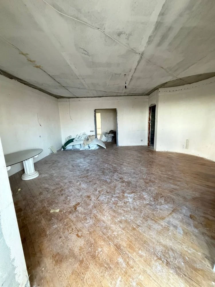 В продажу 4 к к - студія на вул. Садовій в Новобудові , 160