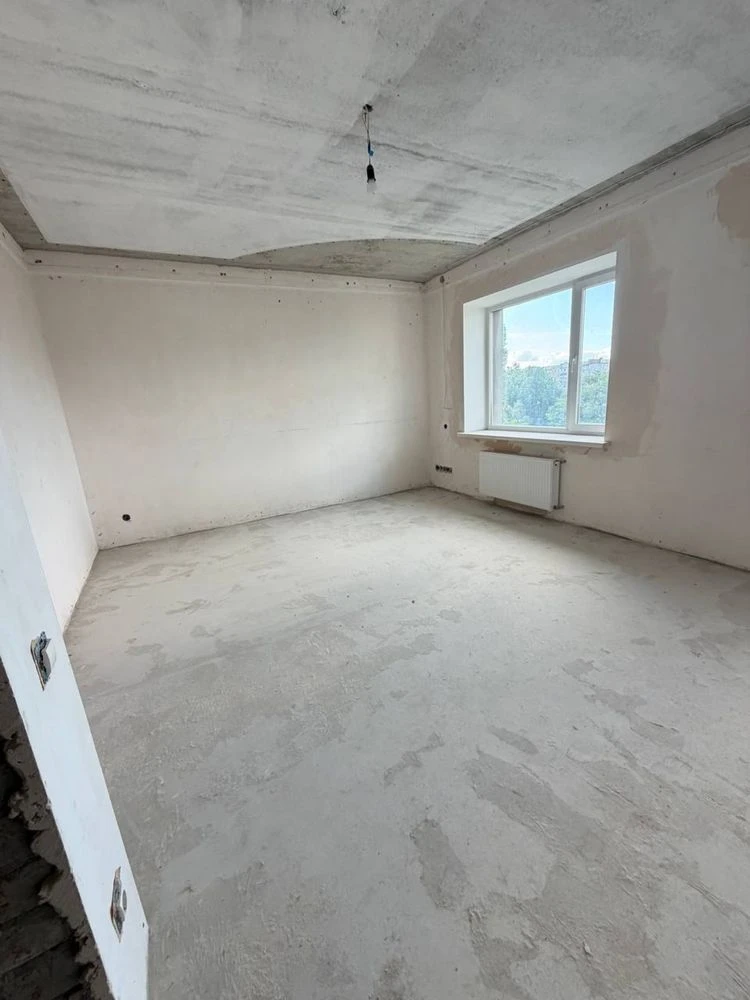 В продажу 4 к к - студія на вул. Садовій в Новобудові , 160