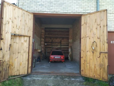 продам великий комплекс з гаражів