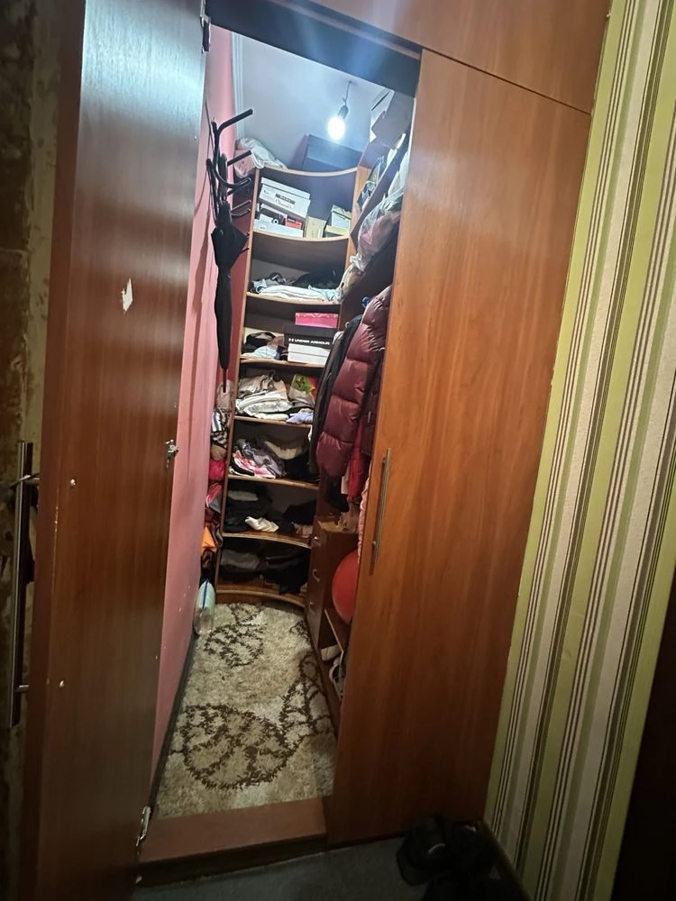Продаю 1кв в Заводському районі