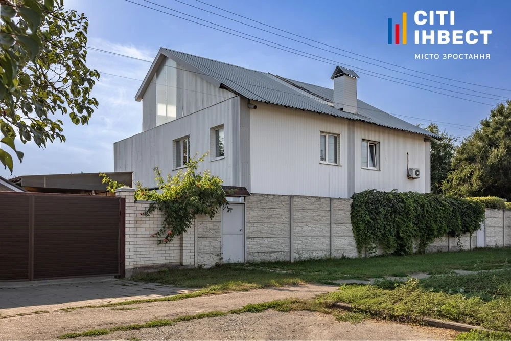 Продаж добротного будинку | вул. Роганська | м. Індустріальн