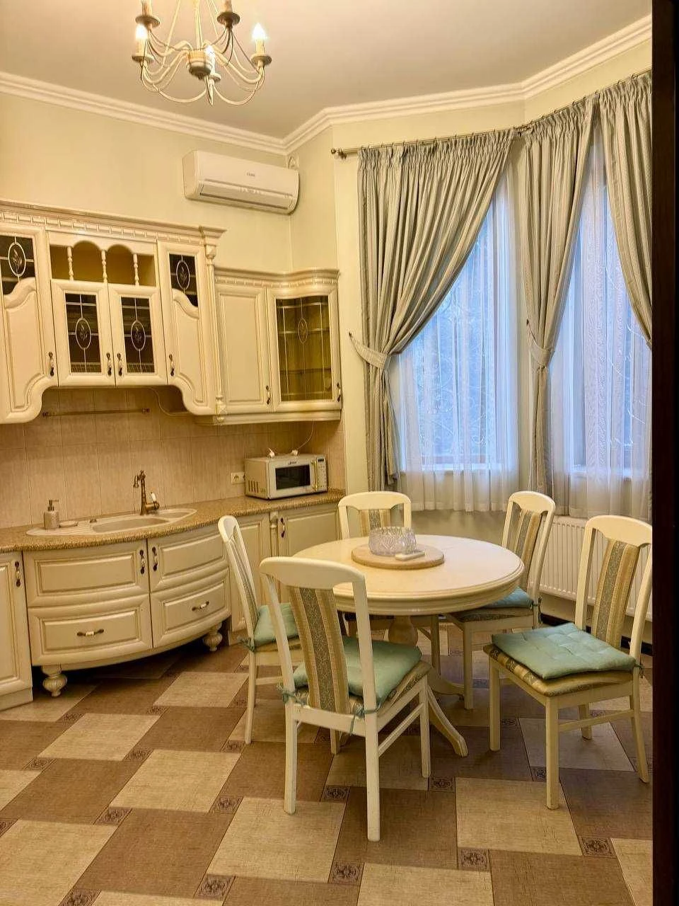 Власник Продам котедж 2-х поверх.,10 соток , бомбосховище, б