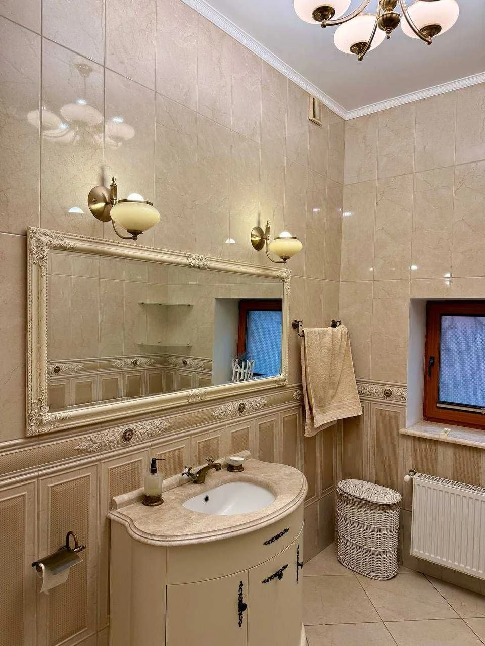 Власник Продам котедж 2-х поверх.,10 соток , бомбосховище, б