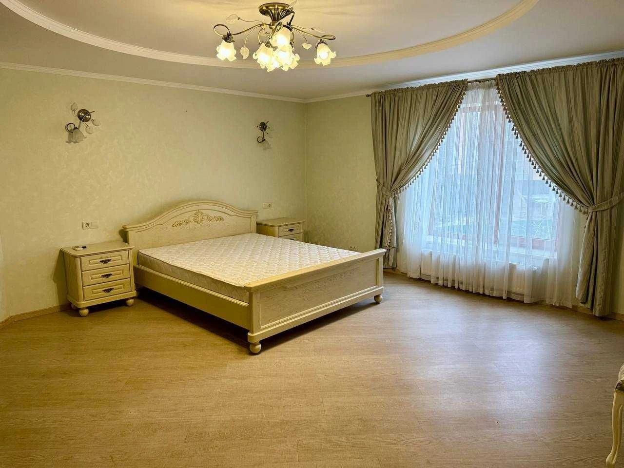 Власник Продам котедж 2-х поверх.,10 соток , бомбосховище, б