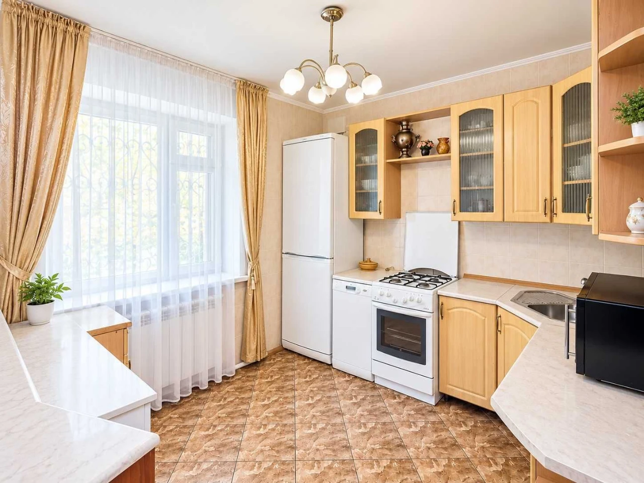 НС Будинок на  Оболоні Героїв Дніпра Богатирська вулиця Повз