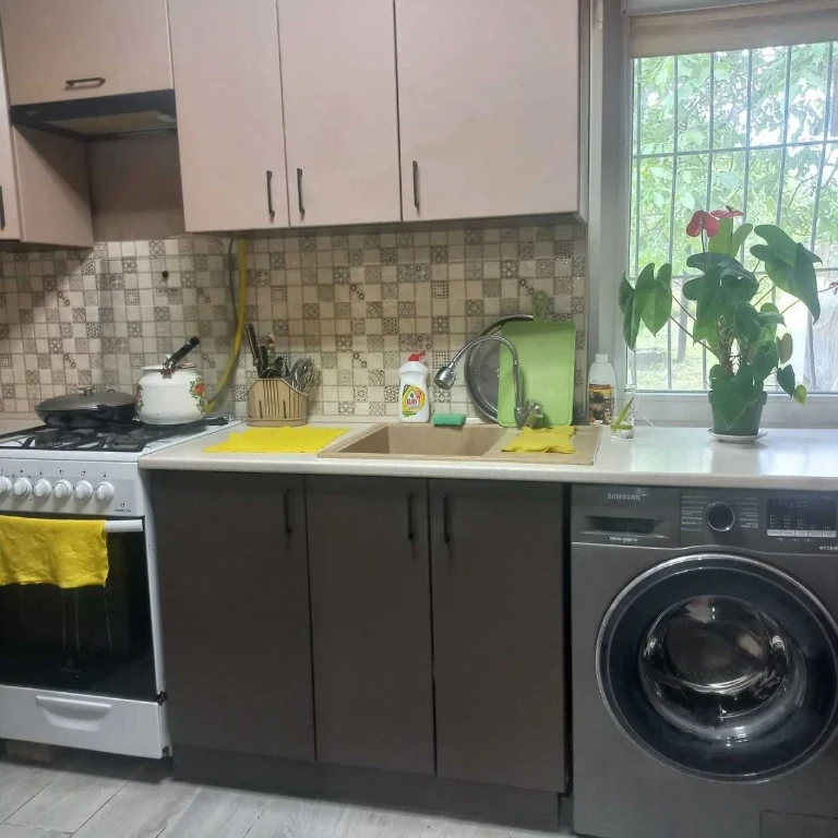 Продам 3-х км дом 42 кв.м, участок 2 сотки. Евроремонт. Ул.
