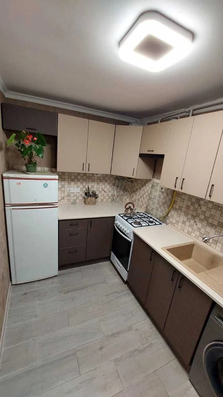 Продам 3-х км дом 42 кв.м, участок 2 сотки. Евроремонт. Ул.