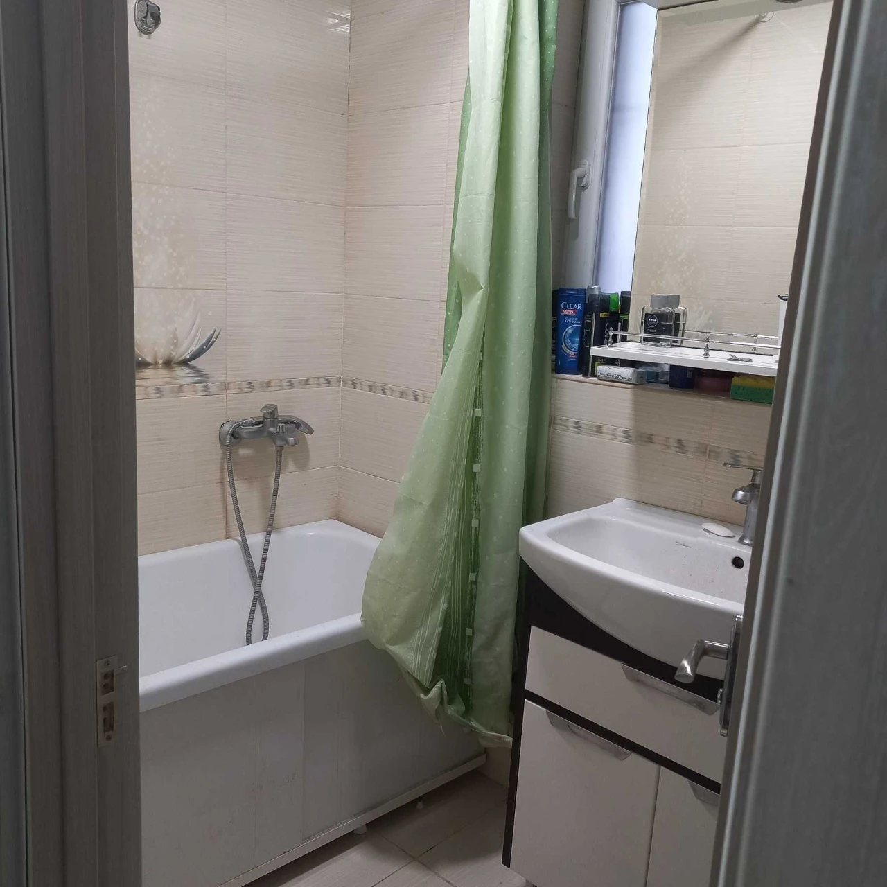 Продам 3-х км дом 42 кв.м, участок 2 сотки. Евроремонт. Ул.