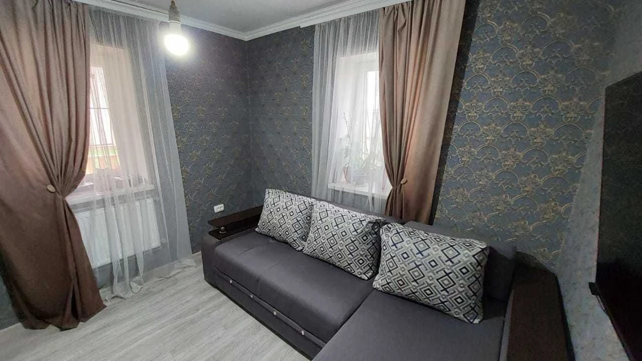 Продам 3-х км дом 42 кв.м, участок 2 сотки. Евроремонт. Ул.
