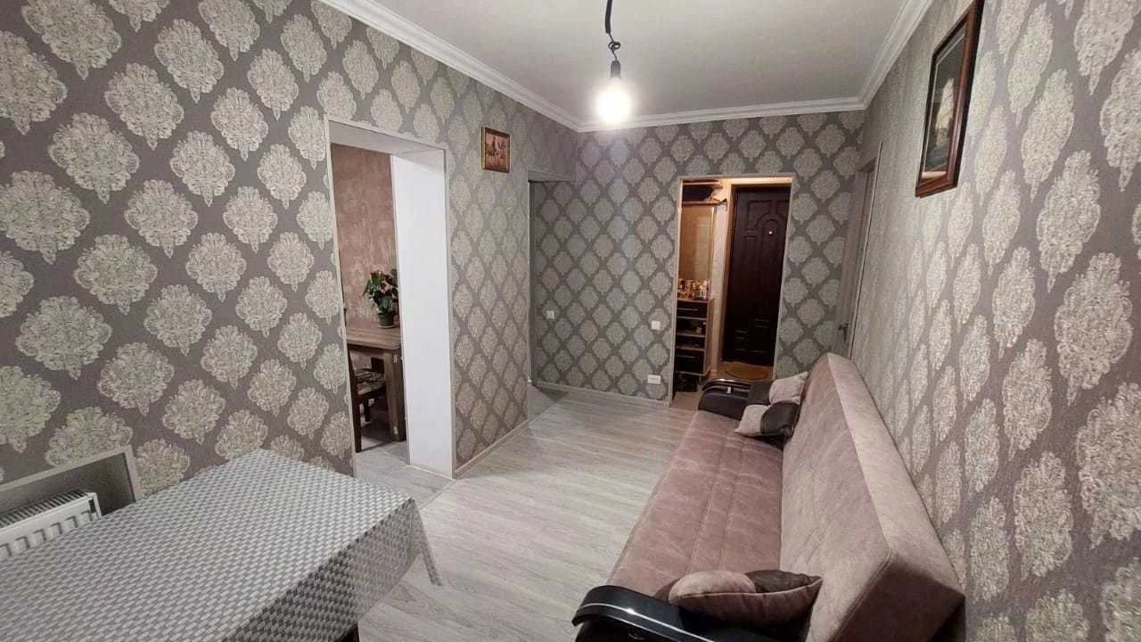 Продам 3-х км дом 42 кв.м, участок 2 сотки. Евроремонт. Ул.