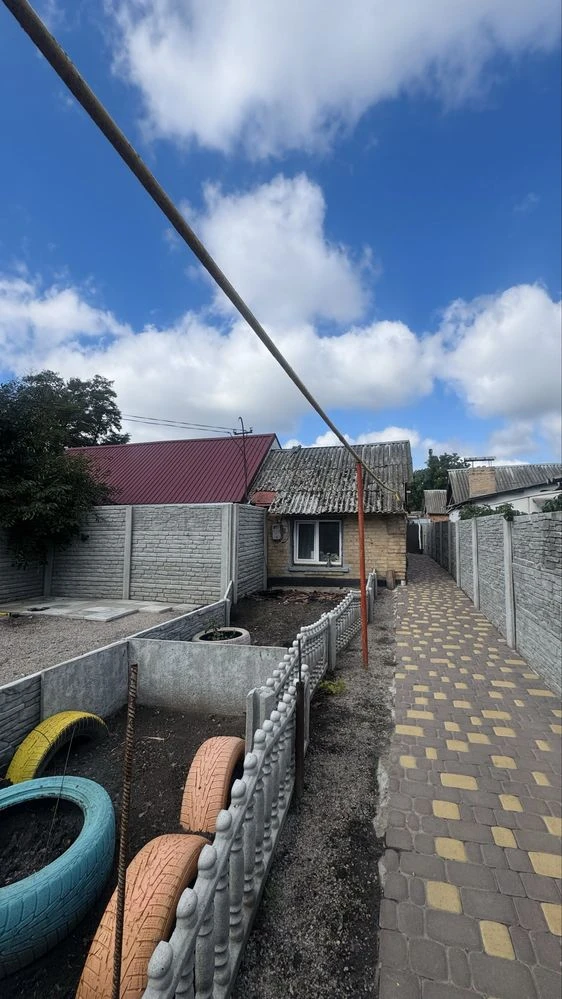 Продаж частини будинку та будинку  на Новомиколаївці