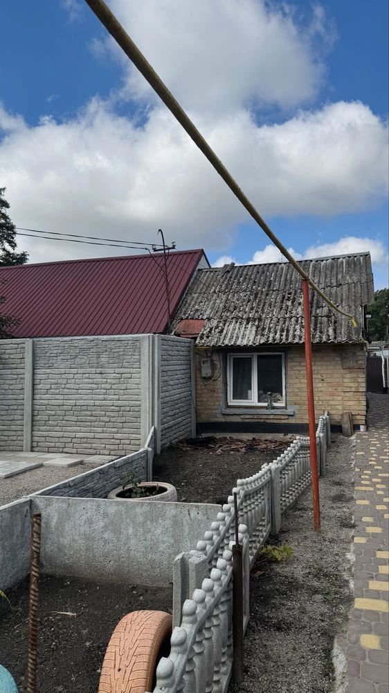 Продаж частини будинку та будинку  на Новомиколаївці