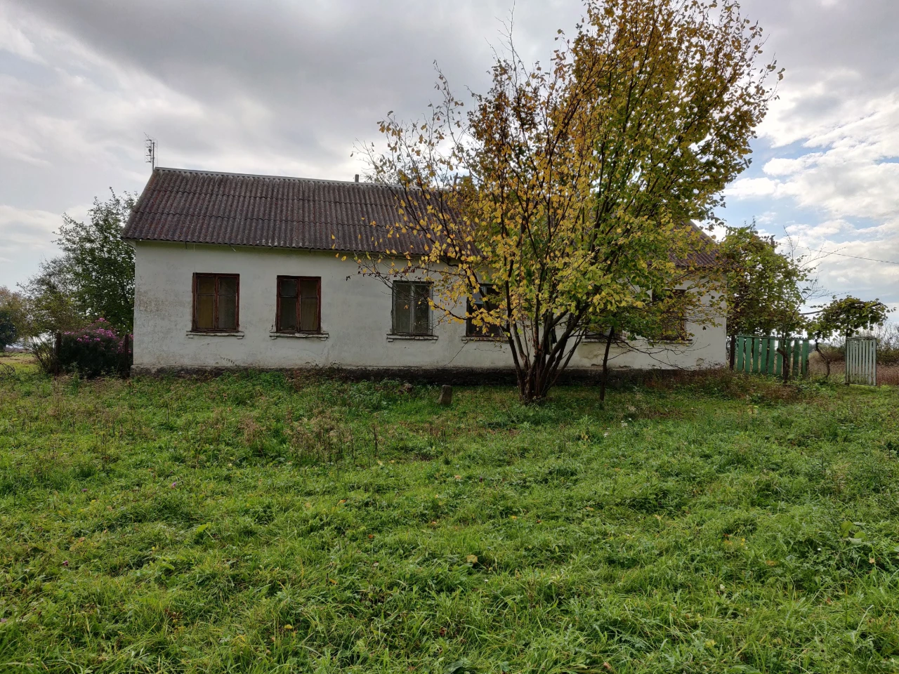 Продам будинок с. Озеряни 35 км до м. Рівне