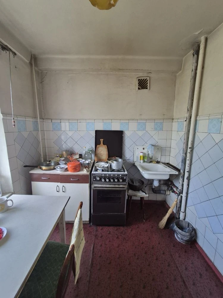 Внимание квартира под ремонт .2 ком.кв ул.Светлая