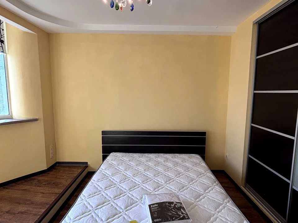 Квартира. Київ, Дніпровська набережна вул.