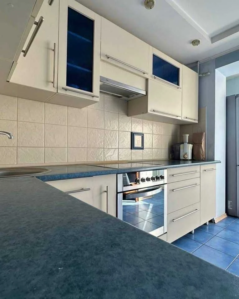 Продам 1 квартиру на Фрунзенском Донецкое шоссе